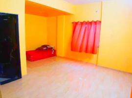 Shri Hari Krupa Bhakta Nivas, hotel en Jejūri