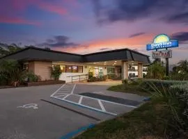 Days Inn by Wyndham Fort Myers Springs Resort