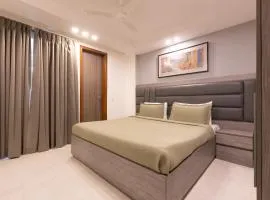 LR Suites Near Huda City Centre