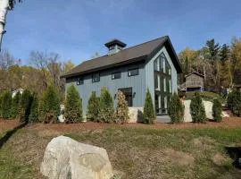 Newport Room @ Boulder Mountain View Barn (ADA)
