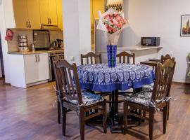 Only Flowers Girls Hostel, hotel en Tiflis