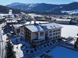 Hotel Dahoam by Miha