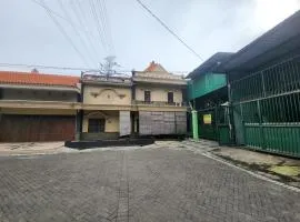 OYO 95107 Green Homestay Near Ubaya