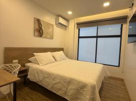 Kiran Lodging Guayaquil, hotel di Guayaquil