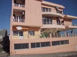 Restaurante Residencial Nova Cidade, hotel in Porto Novo