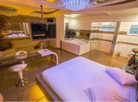 Golden Motel Diária suítes amplas, conforto premium e total privacidade