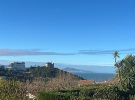 Entre Mer et Verdure - Deux hébergements de charme à Biarritz, hotell i Biarritz