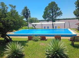 Paraiso Yapeyù, hotel v destinaci La Maruja