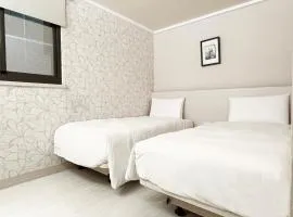 ゴールデン ストーン ホテル