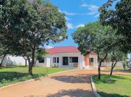 Poinsettia White House, hotel em Livingstone