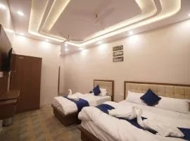 Char Dham Palace Near Kashi Temple