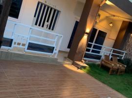 Villa d'une chambre, hotel em Porto Novo