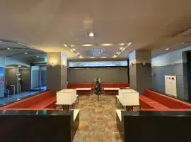 彦根びわこホテル無料駐車場ありペット同伴可自転車麻雀卓BBQ貸出可駅まで送迎可Free parking available Pets allowed Bicycles Mahjong table BbQ rental available Shuttle service to station available可免费停车提供麻将机自行车