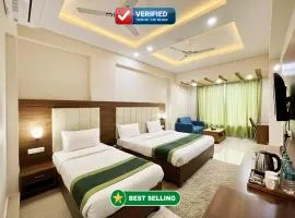 HOTEL VARANASI PREMIUM RUDRAKASH - Near Shree Kashi Vishwanath Temple - Dashashwamedh Ghat - Free Wi-Fi And Parking- Fully Air Conditioning Rooms -BEST HOTEL IN VARANASI