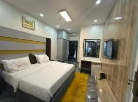 Grandeur meridian hotel and suites