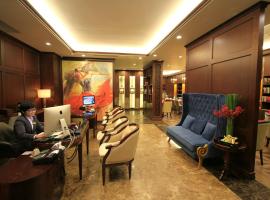 The Scarlett Boutique Hotel, hôtel à Hue