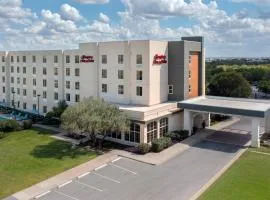 Hampton Inn & Suites-Austin Airport