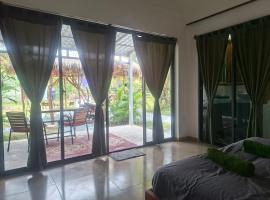 Zen Space Nesat, отель в городе Phumĭ Chroŭy Svay