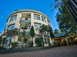 Cozy safari hotel by Signature