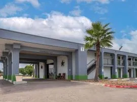 Days Inn by Wyndham Victoria TX East