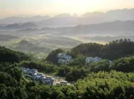 Huazhu Luxury Jiuhuashan Moshang Xingkong Hujian Hotel