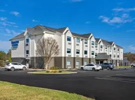 Days Inn & Suites by Wyndham Brandon Amphitheater