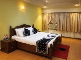 Hotel Thakur Galaxy, Sadar Market