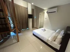 Swing & Pillows - Kota Damansara