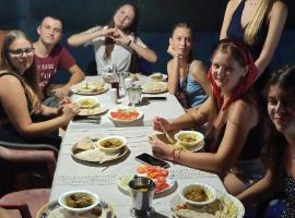 Neev Beach View Goa, מלון באנג'ונה