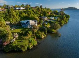 Black Swan Lakeside Boutique Hotel