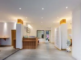 Shangri-La Jingyue Homestay