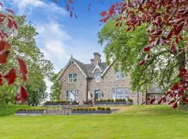 Muckrach Country House