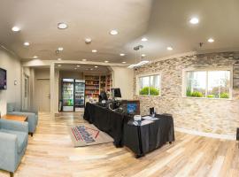 Suburban Studios Charlotte - Ballantyne: Charlotte şehrinde bir otel