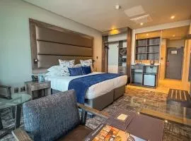 Hotel Fairmounts Plaza Near Delhi Airport IGI