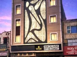 Pineberry Hotels - Near Golden Temple