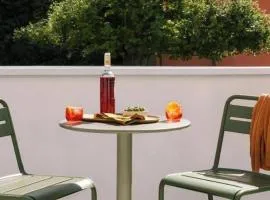 James Joyce Coffetel Changchun People's Square