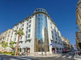 Goldstar Apartments & Suites