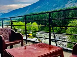 Link Way Hotel # Near Mall Road # Parking # Mountain view # River view Rooms, отель в Манали