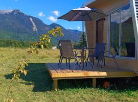 Tiny house Hornopiren, hotell i Hornopiren