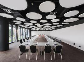 Crowne Plaza Podgorica by IHG, готель у Подгориці