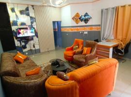 Ouagadougou में, होटल 2 bedroom villa living room in Ouaga 2000 towards CNAMU