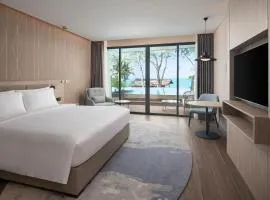Radisson Blu Resort, Phuket Mai Khao Beach