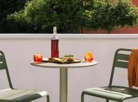 James Joyce Coffetel Changchun People's Square