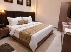 Hotel Grey Villa Amritsar !! Large Parking ! Lift ! Near Bus Stand & Golden Temple ! Newly Built