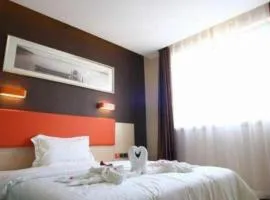 7 Days Premium Beijing Dabaotai Metro Station Luhua Road