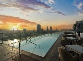 Wink Danang Riverside, Unscripted by Hyatt - 24 Hours stay: Da Nang şehrinde bir otel