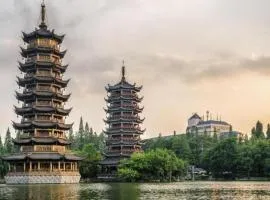 Borrman Hotel Guilin Railway Station Two Rivers and Four Lakes