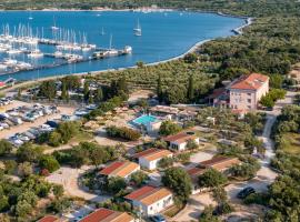 Holiday Homes Kanajt, hotel a Punat