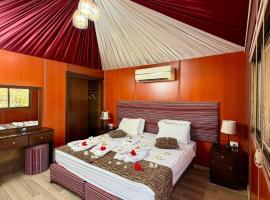 Rum Oasis Luxury Camp, hotel en Wadi Rum