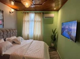 Gt LUXURY HOUSING APPARTEMENT, хотел в Дуала